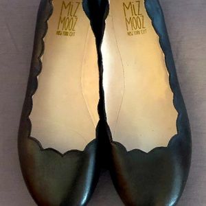 Miz Mooz  Scalloped Ballet Flats